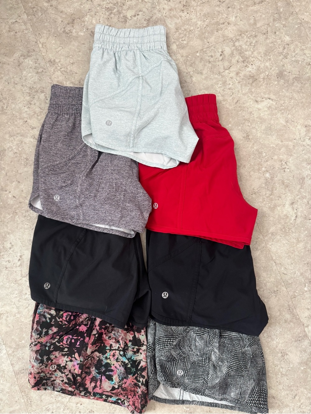 Lululemon Tracker Low-Rise Lined Short 4"